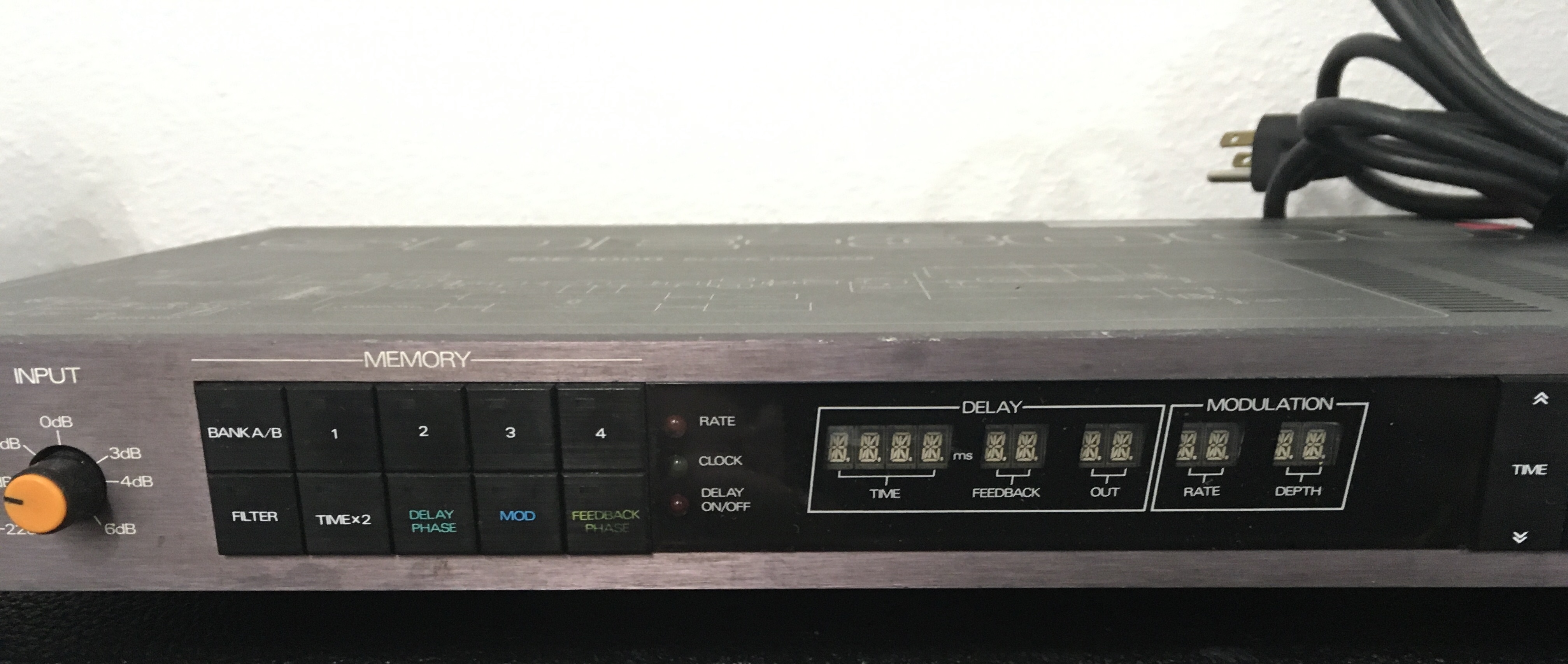 SOLD!!!!! Roland SDE-3000 rack mount digital delay | Rig-Talk