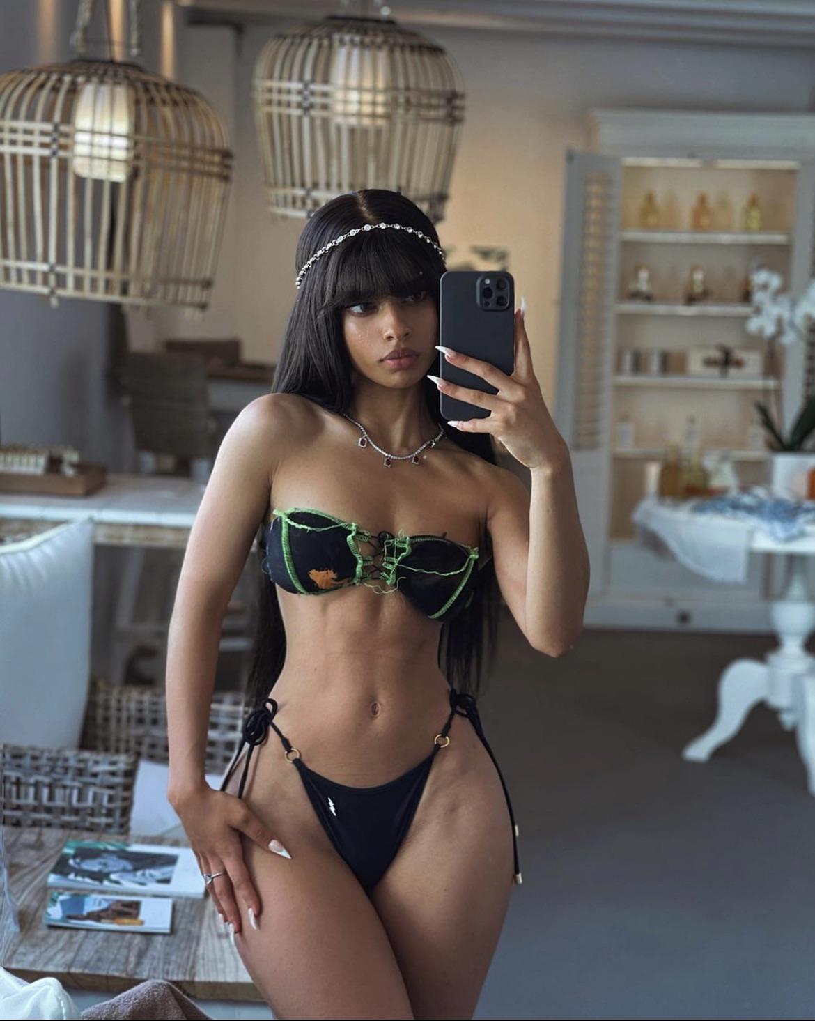 Lemy Beauty : Reallemy (Salem Koussa : Salem London) 5'1%22 (@lemybeauty on IG) - Bikini Black...jpg