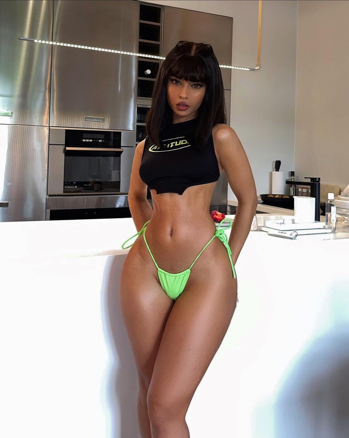 Lemy Beauty : Reallemy (Salem Koussa : Salem London) 5'1%22 (@lemybeauty on IG) - Bikini Misc ...jpg