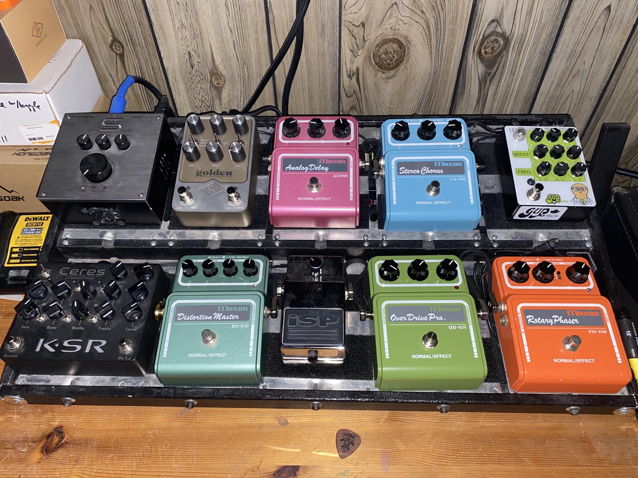 Pedalboard.jpg