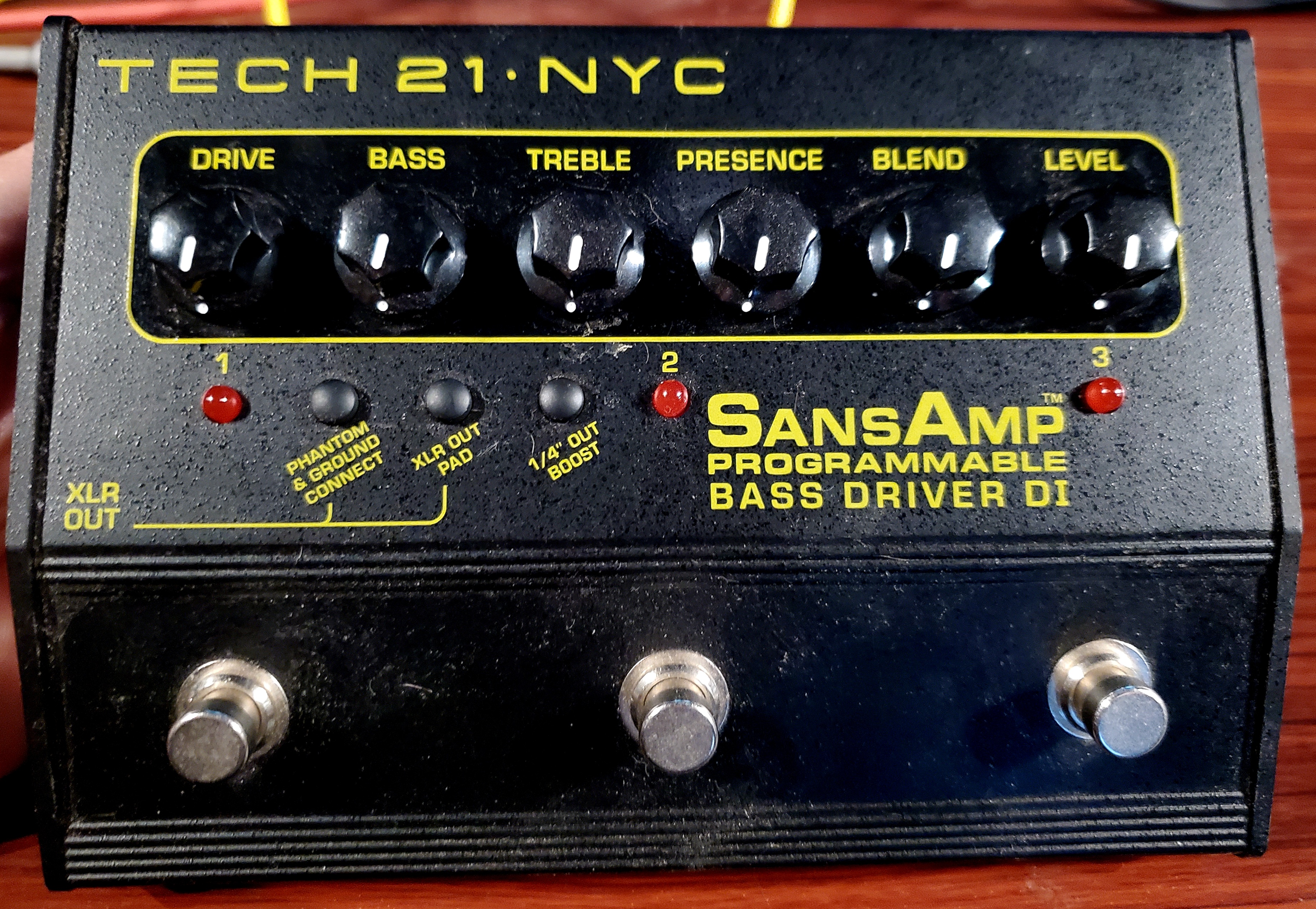 Tech 21 Sansamp Programmable Bass Driver DI Bass Effect Pedal